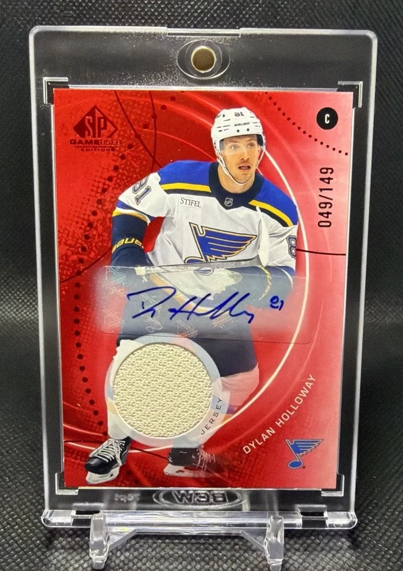 Thick patch card stored in a magnetic case for safe protection